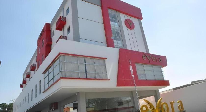 Evora Hotel Surabaya Exterior photo