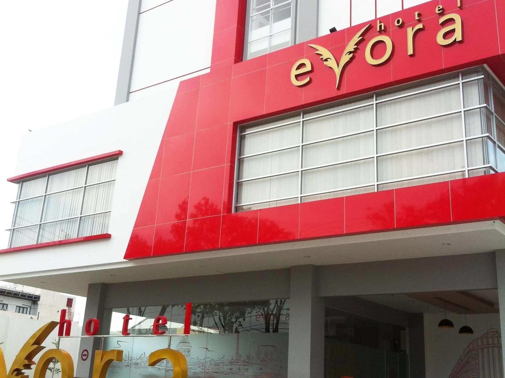 Evora Hotel Surabaya Exterior photo